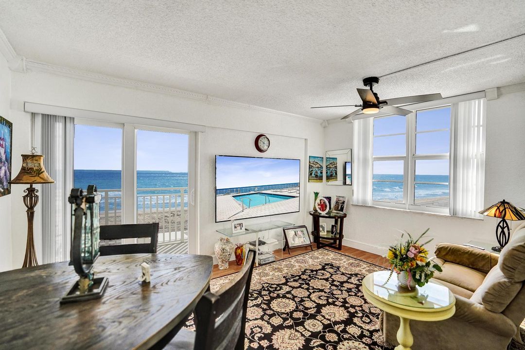 For Sale: $774,900 (2 beds, 2 baths, 1100 Square Feet)