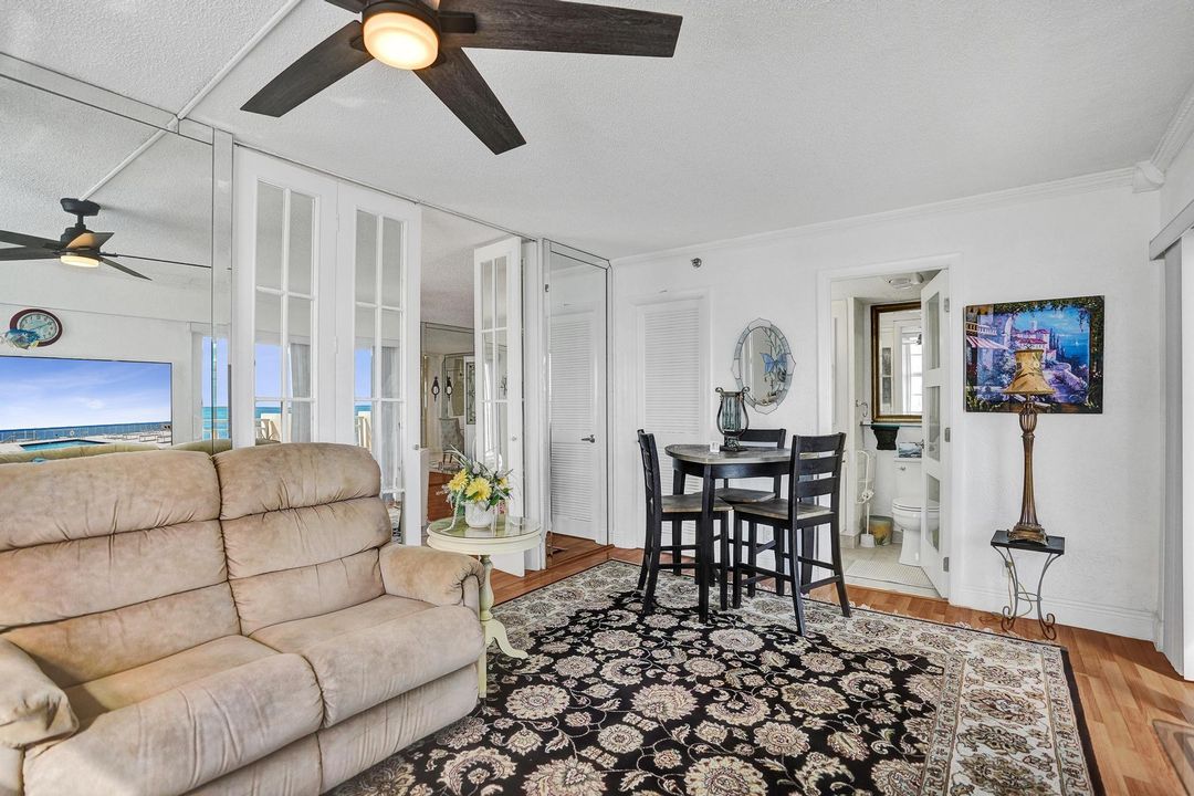 For Sale: $774,900 (2 beds, 2 baths, 1100 Square Feet)