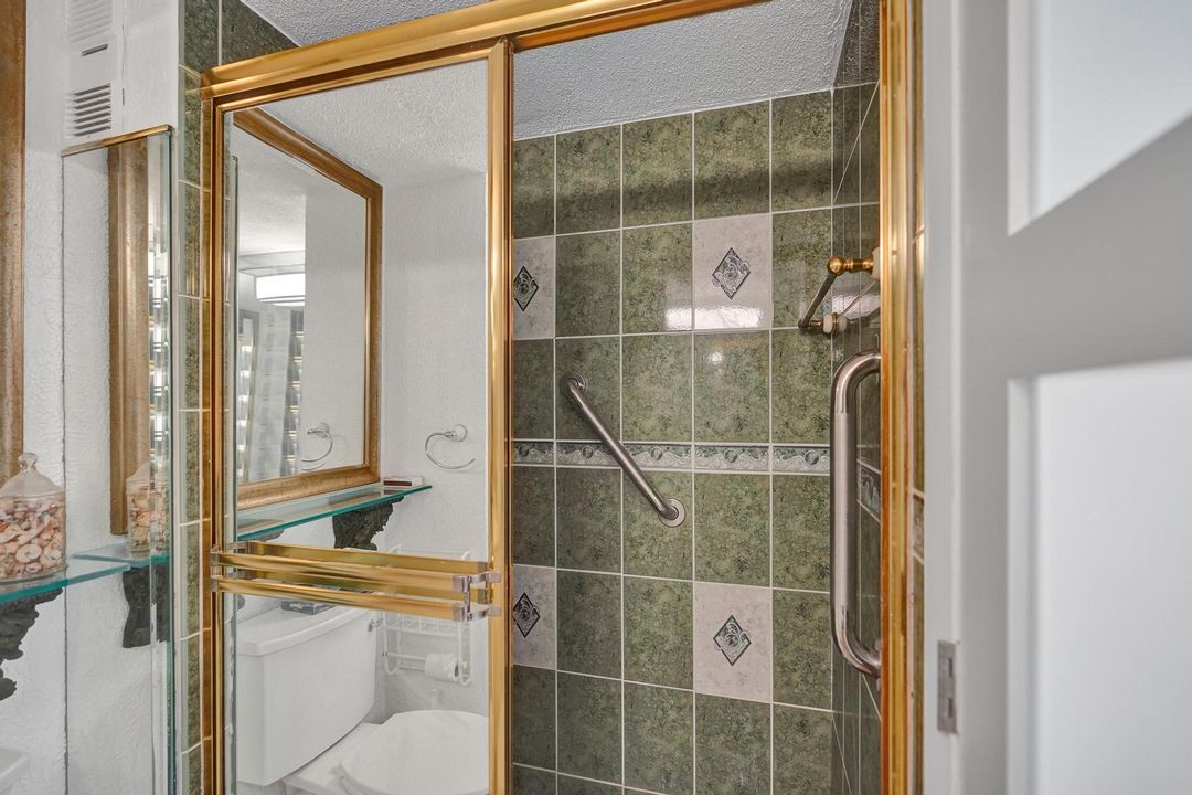 For Sale: $774,900 (2 beds, 2 baths, 1100 Square Feet)