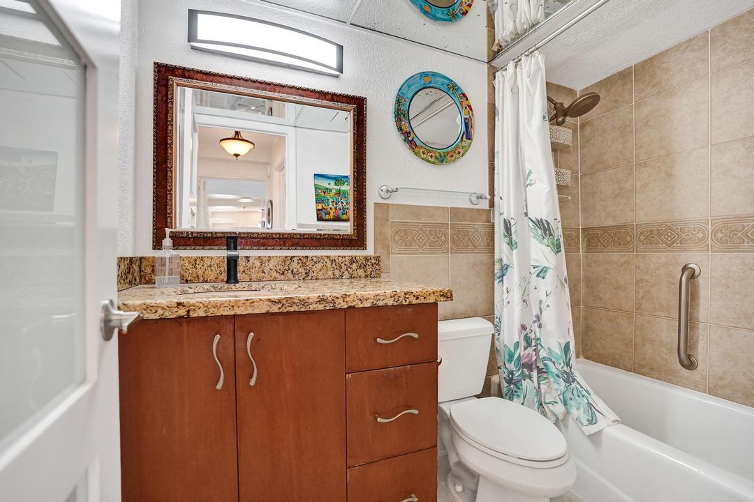 For Sale: $774,900 (2 beds, 2 baths, 1100 Square Feet)