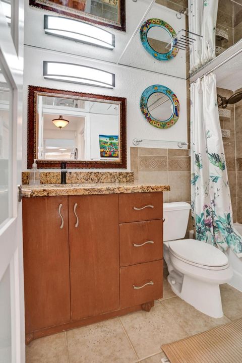 For Sale: $774,900 (2 beds, 2 baths, 1100 Square Feet)