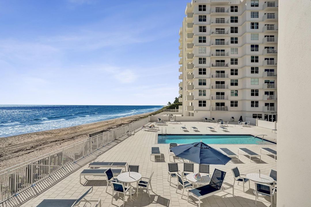 For Sale: $774,900 (2 beds, 2 baths, 1100 Square Feet)