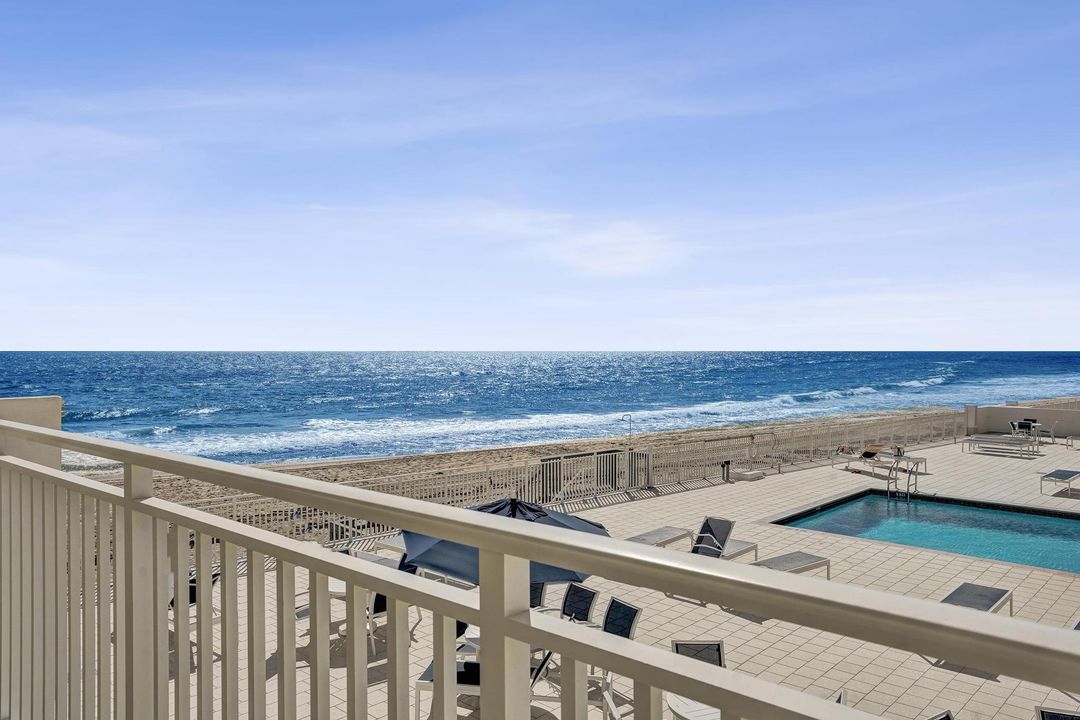 For Sale: $774,900 (2 beds, 2 baths, 1100 Square Feet)