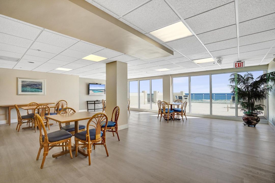 For Sale: $774,900 (2 beds, 2 baths, 1100 Square Feet)