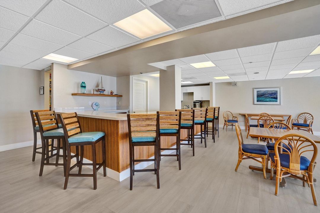 For Sale: $774,900 (2 beds, 2 baths, 1100 Square Feet)