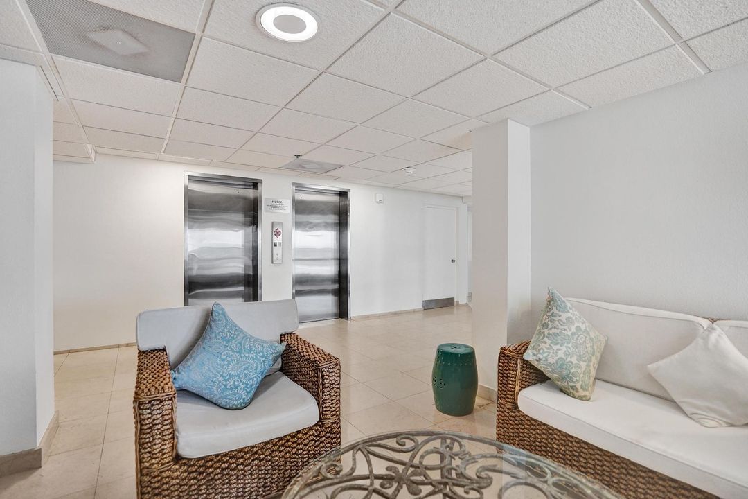 For Sale: $774,900 (2 beds, 2 baths, 1100 Square Feet)