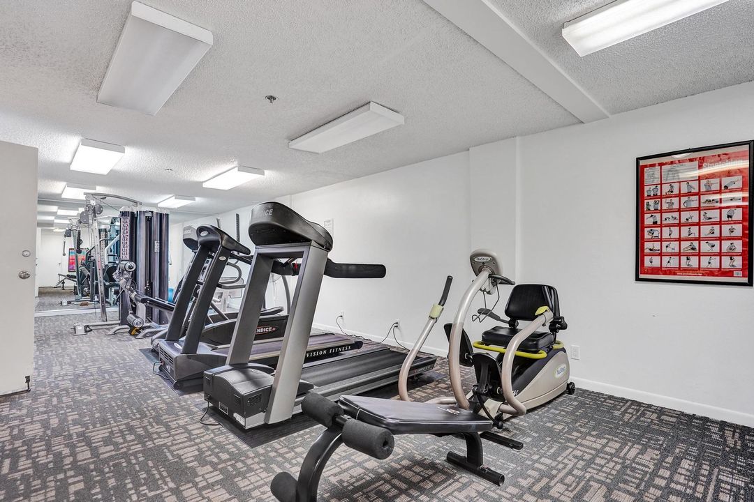 For Sale: $774,900 (2 beds, 2 baths, 1100 Square Feet)