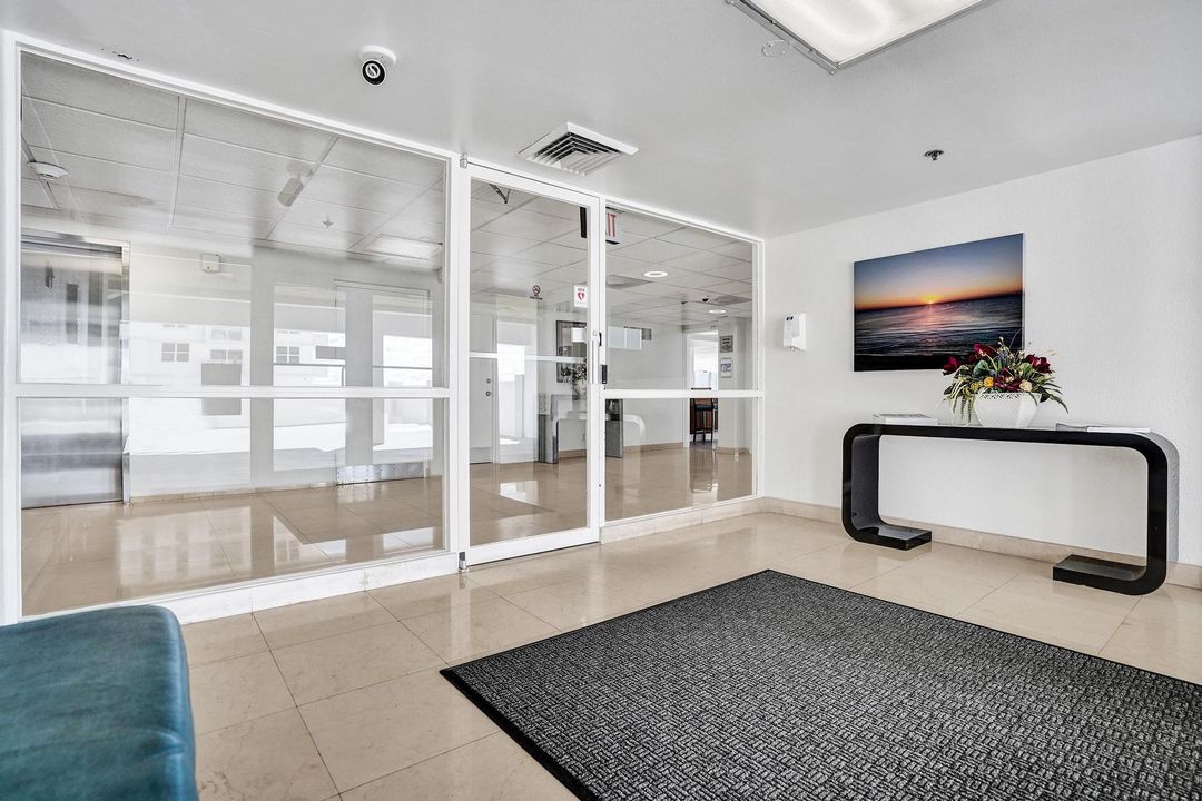 For Sale: $774,900 (2 beds, 2 baths, 1100 Square Feet)