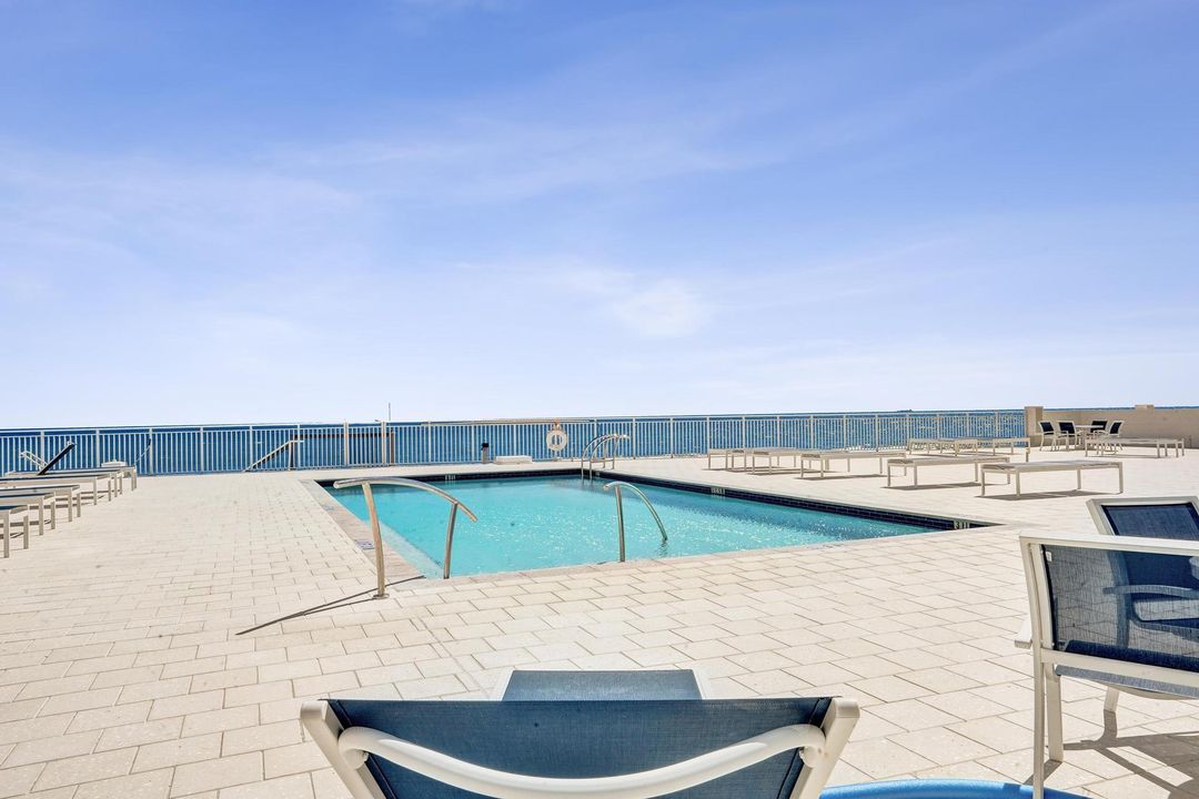 For Sale: $774,900 (2 beds, 2 baths, 1100 Square Feet)