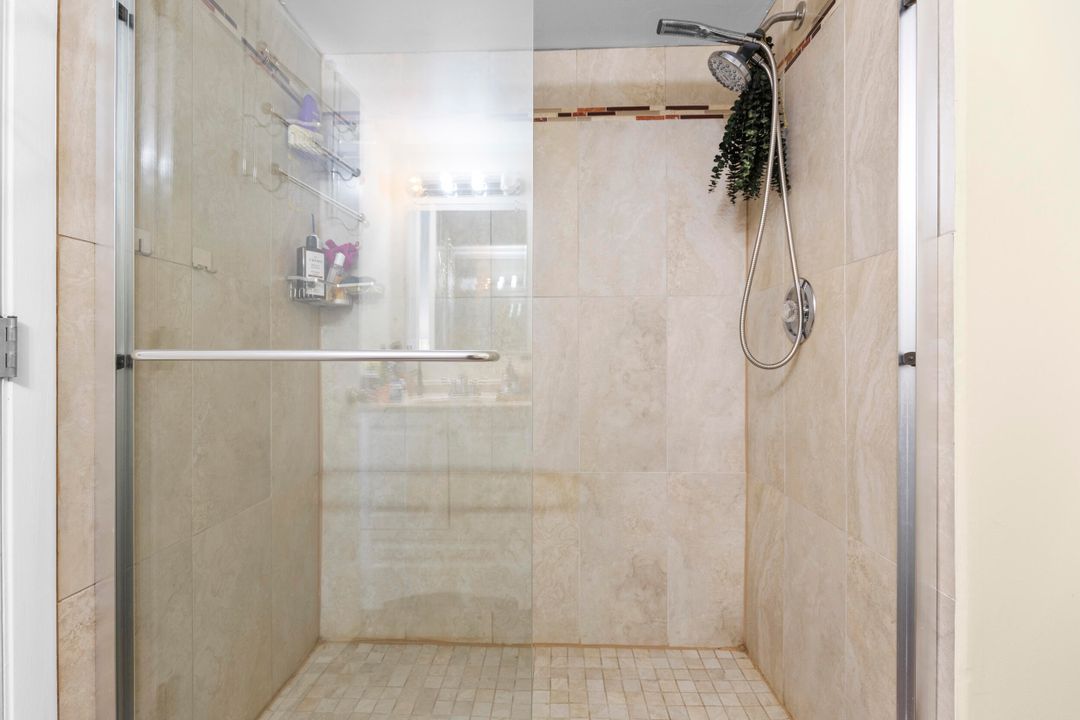 На продажу: $140,000 (1 спален, 2 ванн, 925 Квадратных фут)