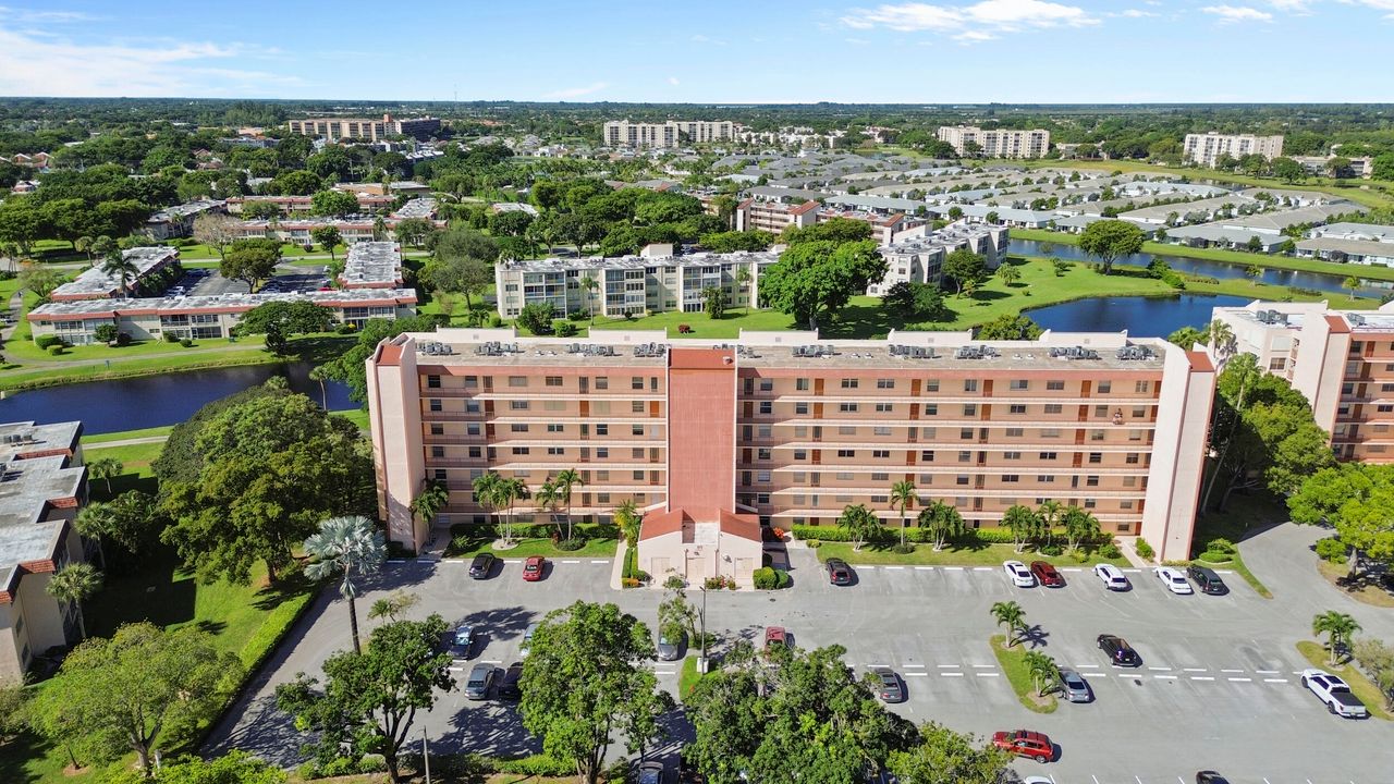 На продажу: $140,000 (1 спален, 2 ванн, 925 Квадратных фут)