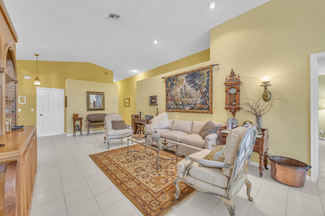 Active With Contract: $569,000 (3 beds, 2 baths, 2035 Square Feet)