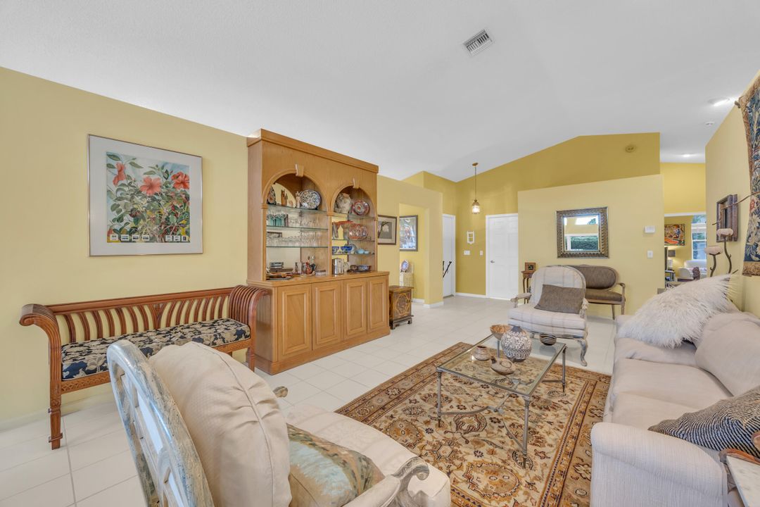 Active With Contract: $569,000 (3 beds, 2 baths, 2035 Square Feet)