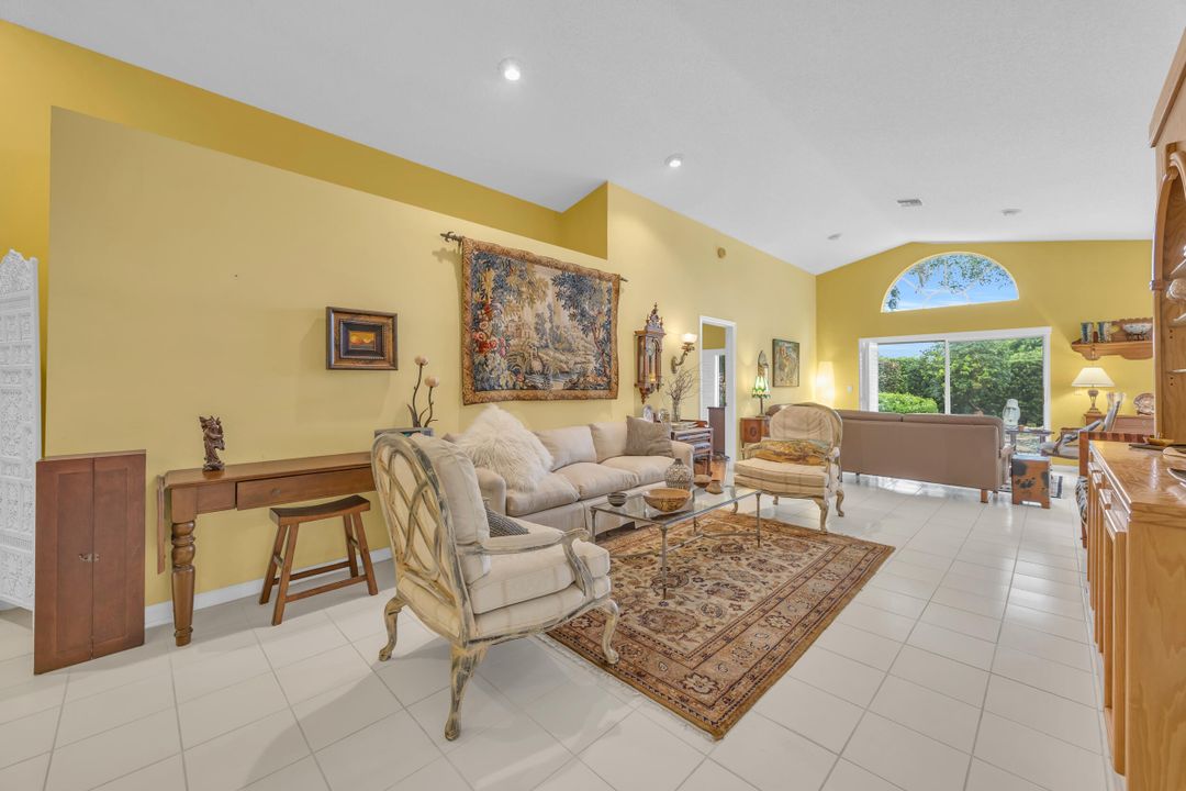 Active With Contract: $569,000 (3 beds, 2 baths, 2035 Square Feet)