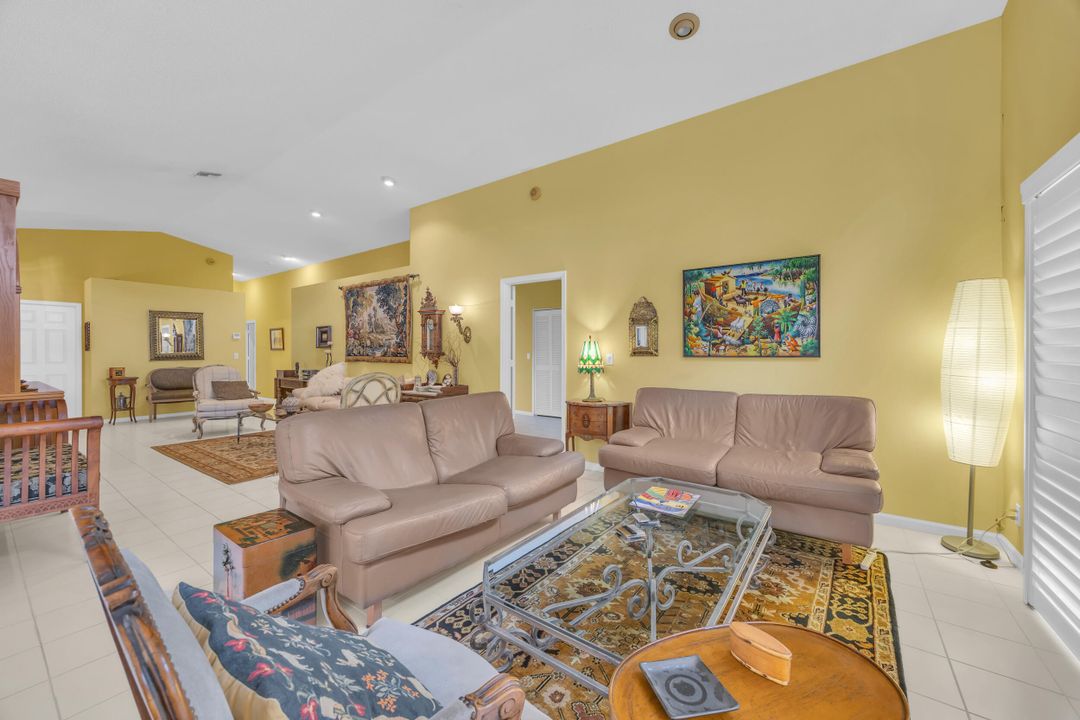 Active With Contract: $569,000 (3 beds, 2 baths, 2035 Square Feet)