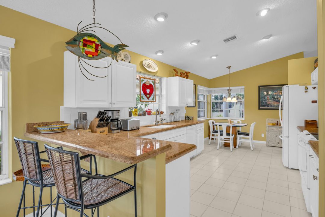 Active With Contract: $569,000 (3 beds, 2 baths, 2035 Square Feet)