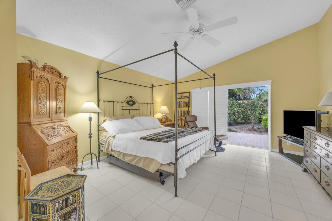 Active With Contract: $569,000 (3 beds, 2 baths, 2035 Square Feet)