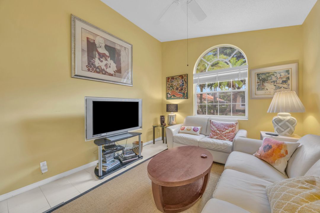 Active With Contract: $569,000 (3 beds, 2 baths, 2035 Square Feet)