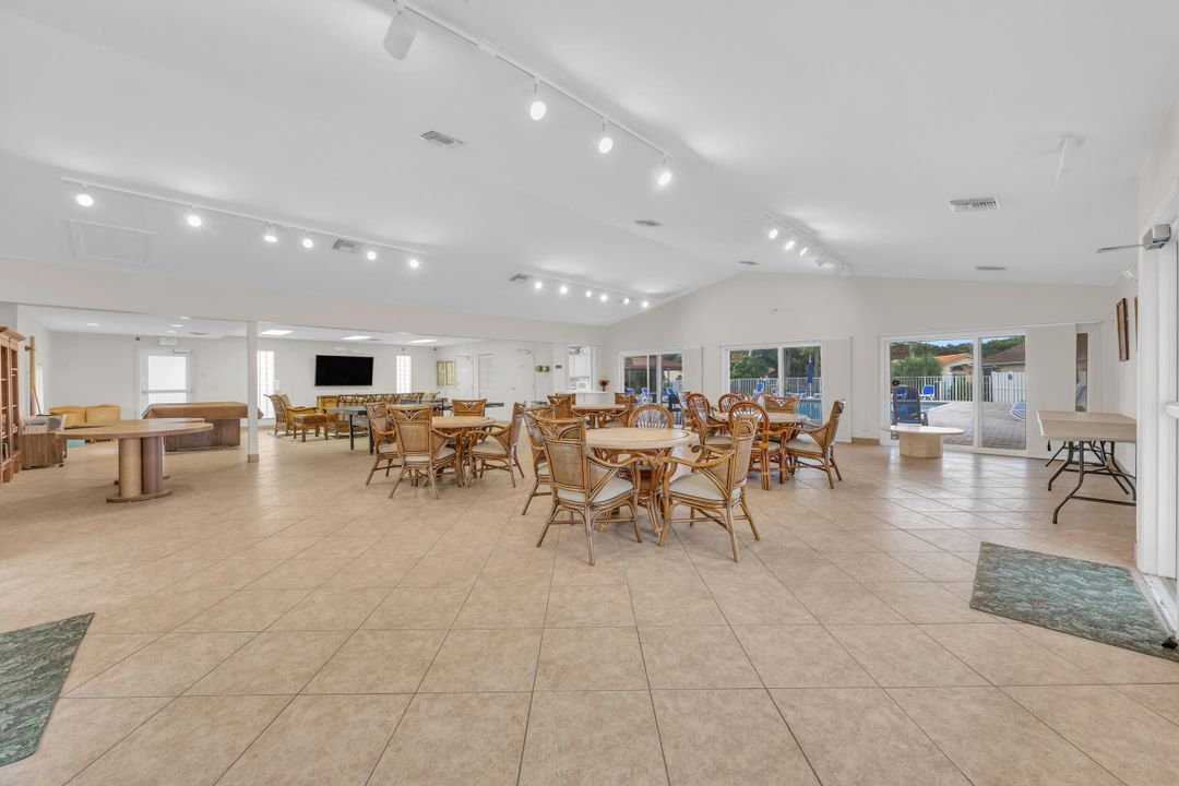 Active With Contract: $569,000 (3 beds, 2 baths, 2035 Square Feet)