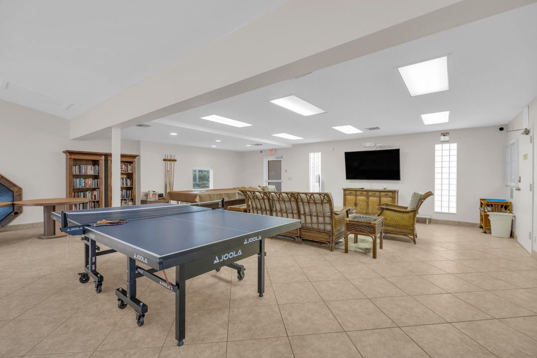 Active With Contract: $569,000 (3 beds, 2 baths, 2035 Square Feet)