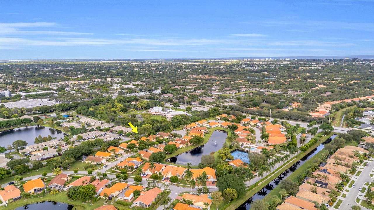 Active With Contract: $569,000 (3 beds, 2 baths, 2035 Square Feet)