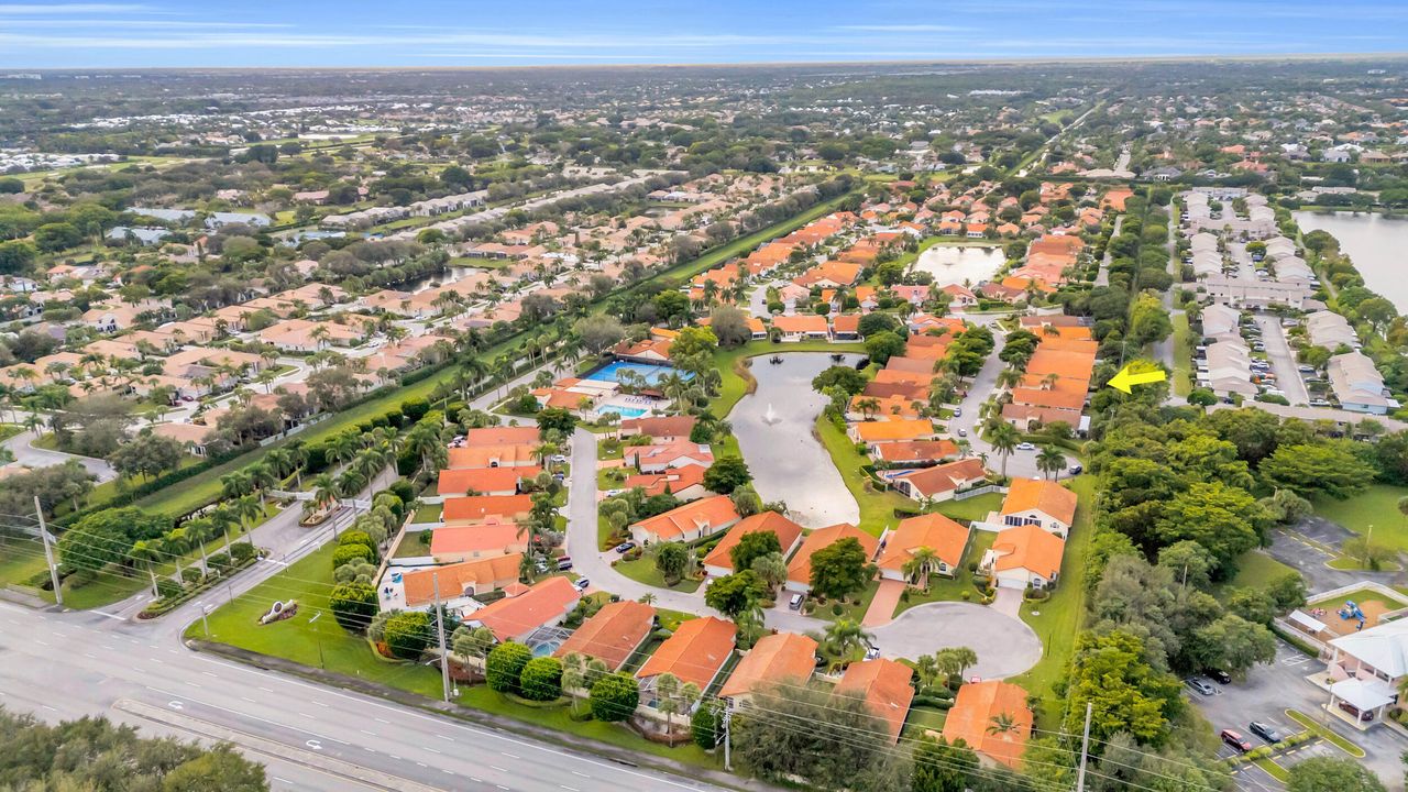 Active With Contract: $569,000 (3 beds, 2 baths, 2035 Square Feet)