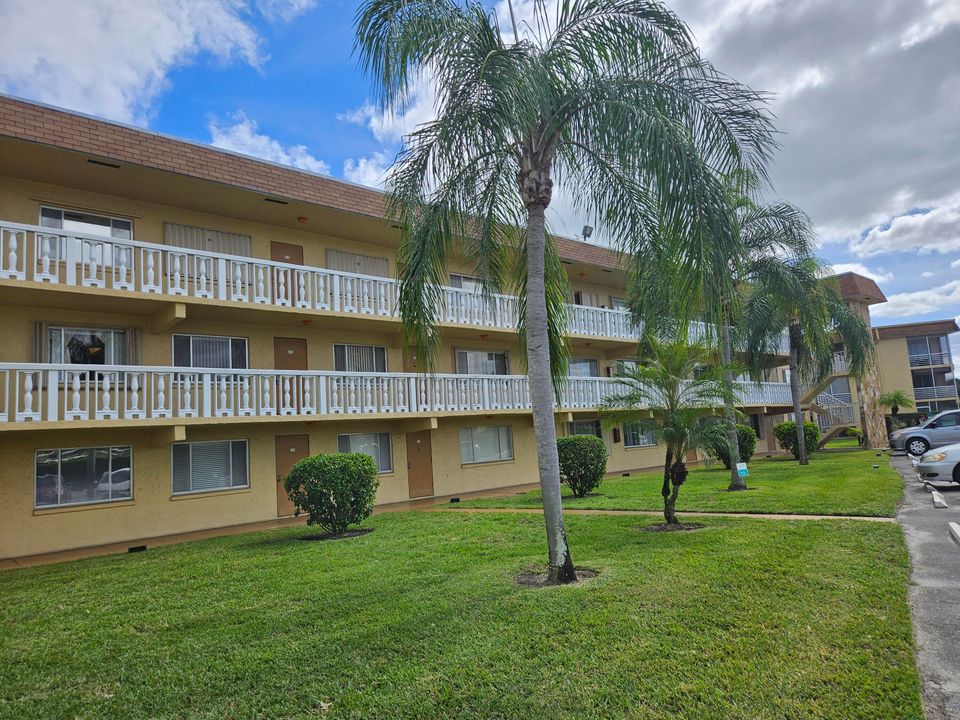 For Rent: $1,250 (1 beds, 1 baths, 650 Square Feet)