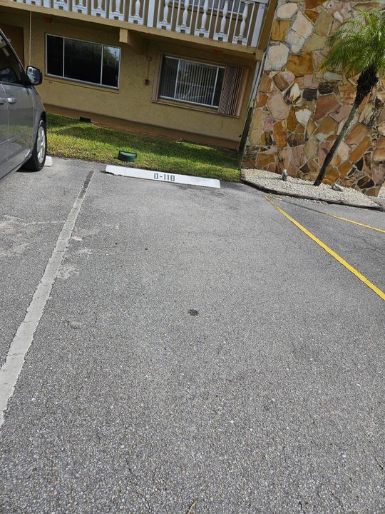 For Rent: $1,250 (1 beds, 1 baths, 650 Square Feet)