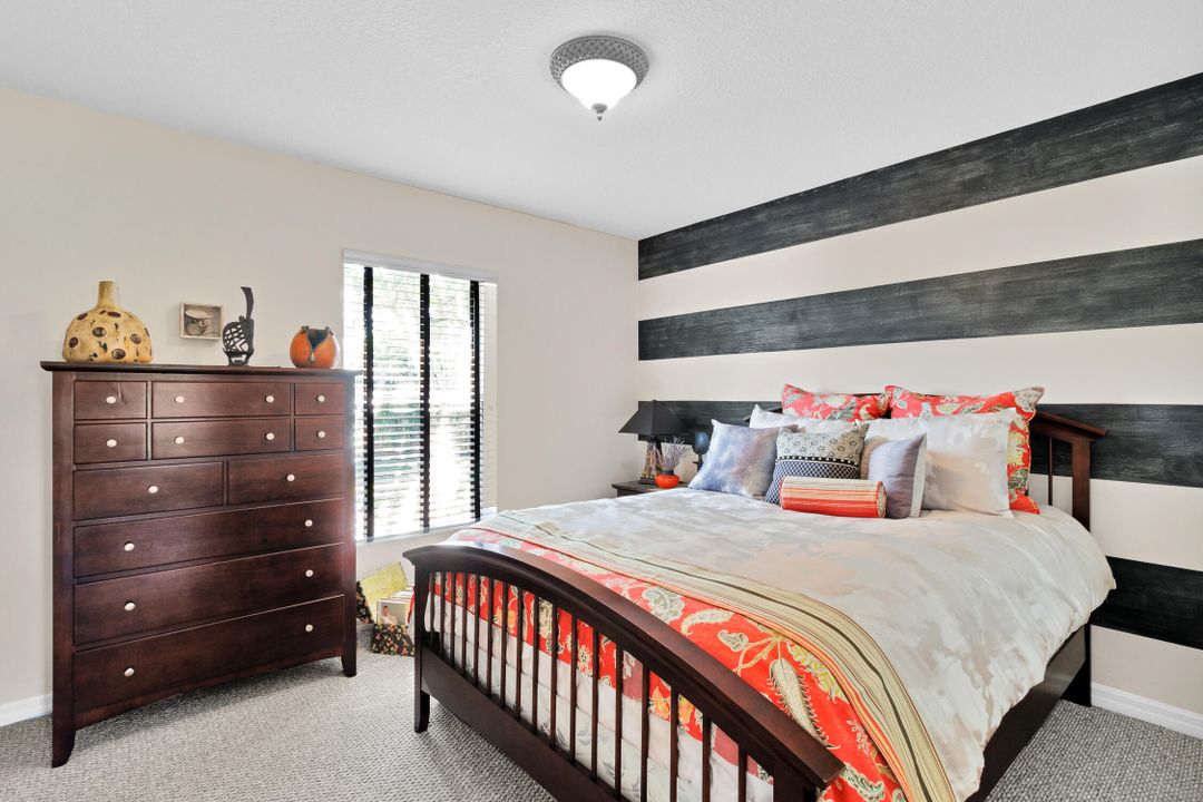 For Sale: $350,000 (3 beds, 2 baths, 1330 Square Feet)