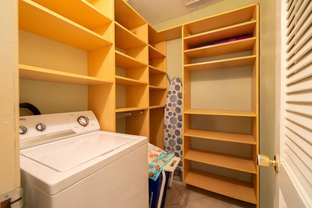 En Venta: $218,000 (2 camas, 2 baños, 1295 Pies cuadrados)