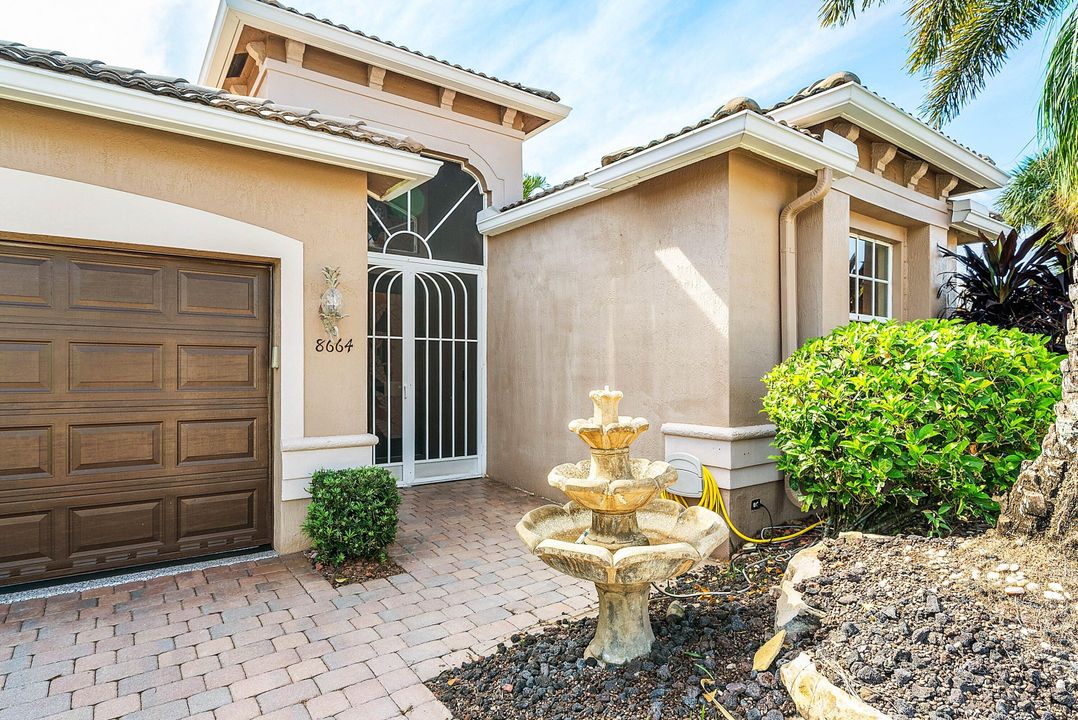 Active With Contract: $595,500 (3 beds, 2 baths, 2232 Square Feet)