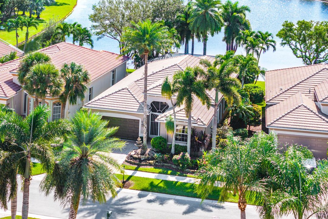 Active With Contract: $595,500 (3 beds, 2 baths, 2232 Square Feet)