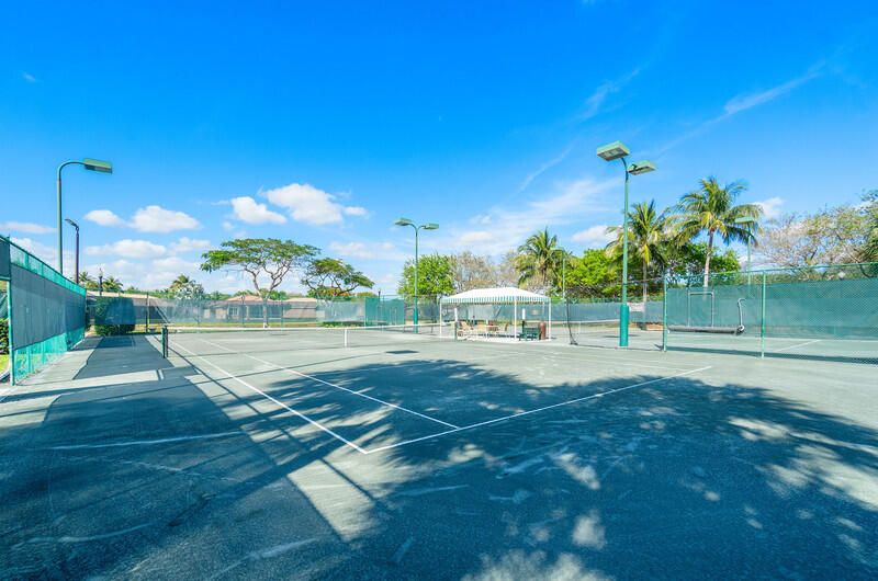 Active With Contract: $595,500 (3 beds, 2 baths, 2232 Square Feet)