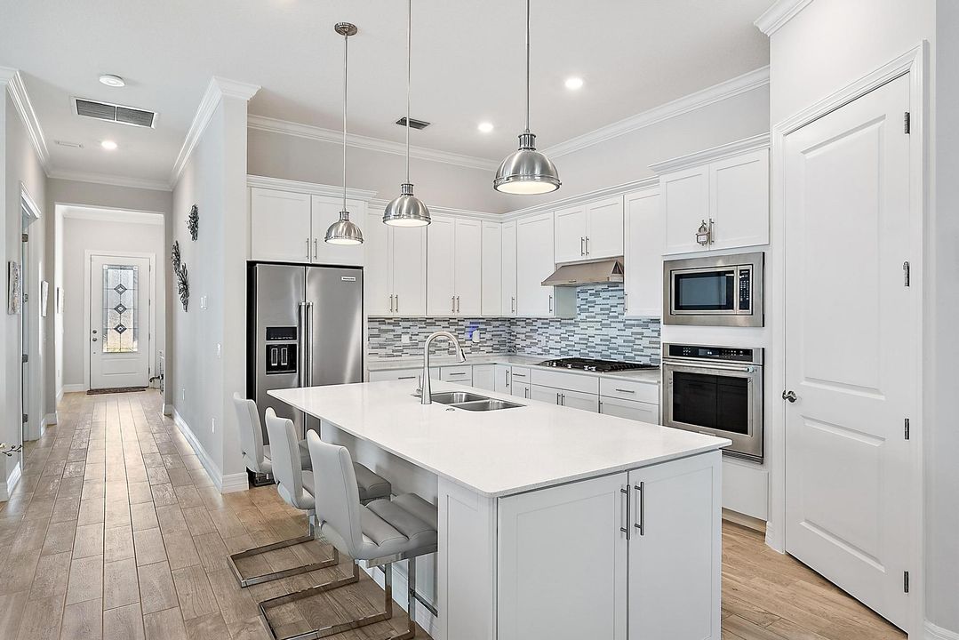 For Sale: $875,000 (3 beds, 2 baths, 2298 Square Feet)