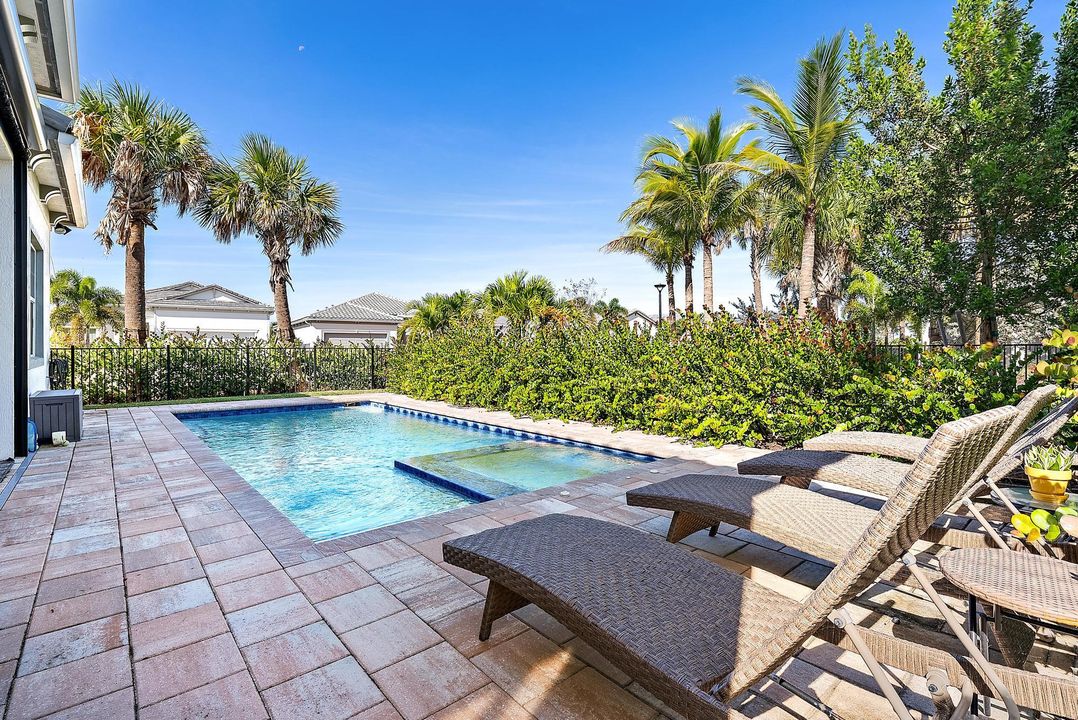 For Sale: $875,000 (3 beds, 2 baths, 2298 Square Feet)