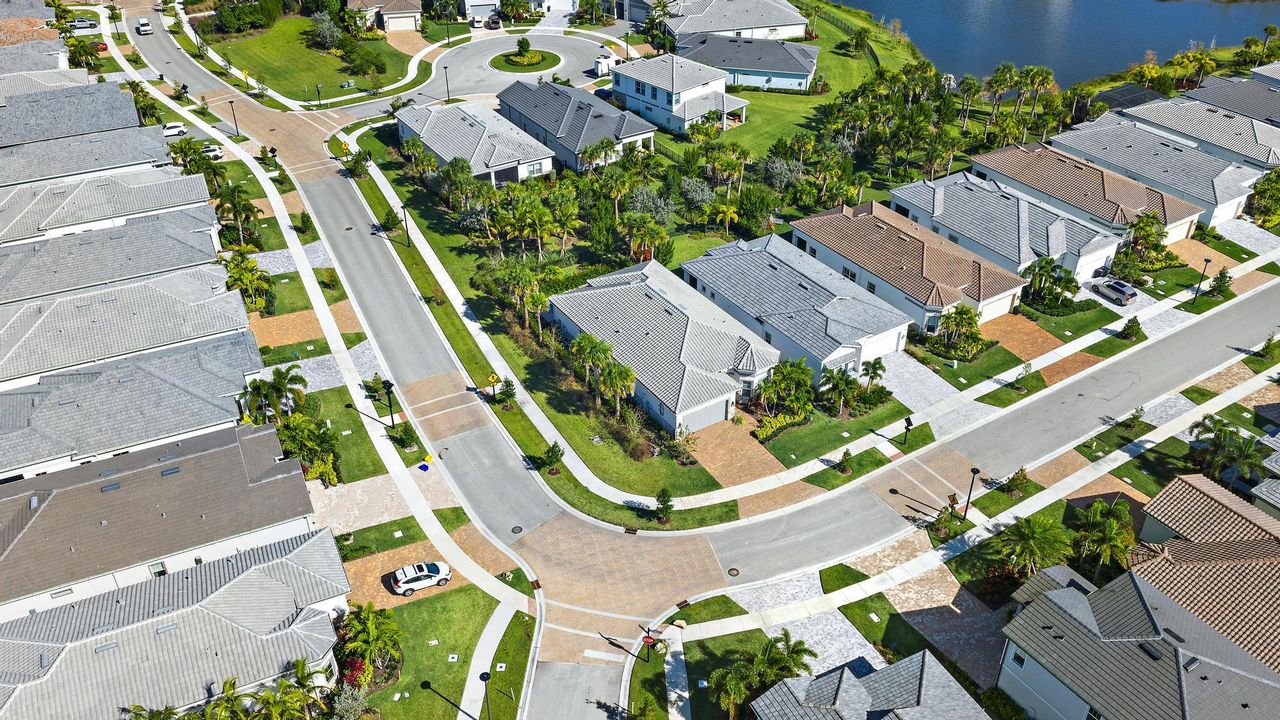 For Sale: $875,000 (3 beds, 2 baths, 2298 Square Feet)