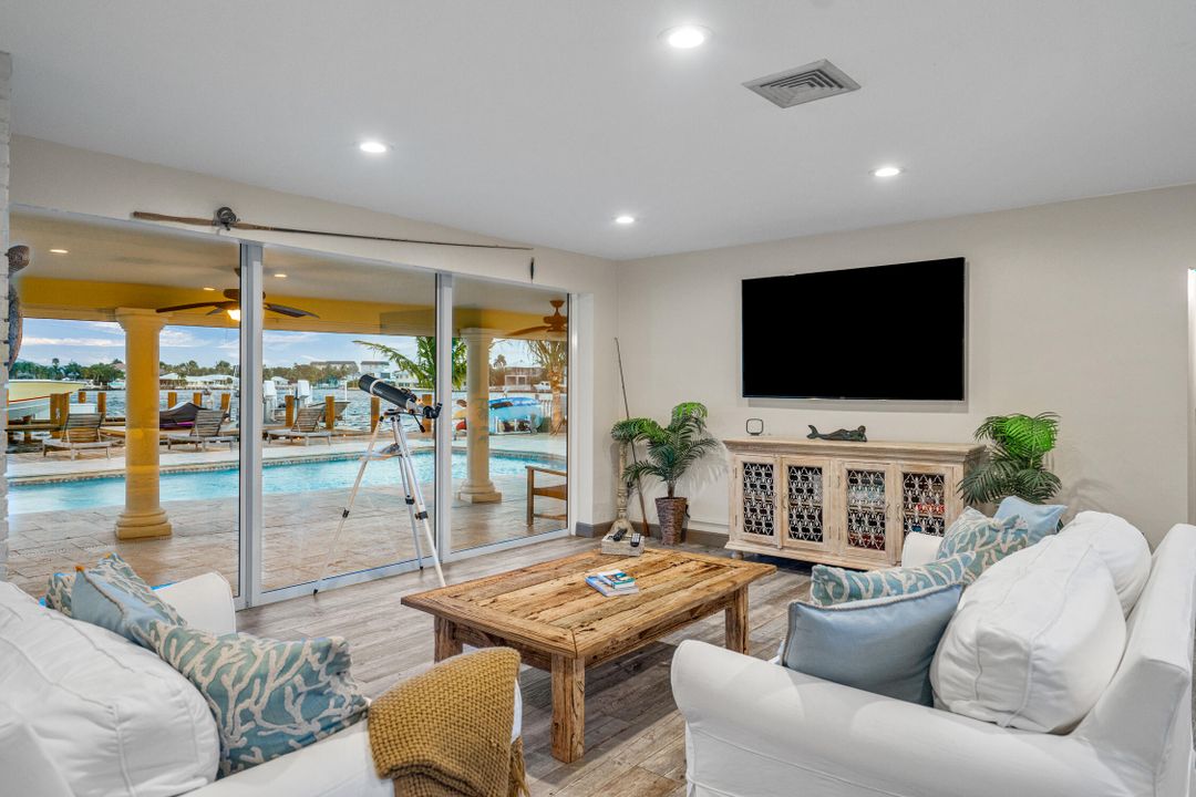 For Rent: $10,000 (3 beds, 2 baths, 1513 Square Feet)