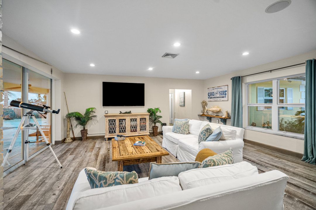 For Rent: $10,000 (3 beds, 2 baths, 1513 Square Feet)