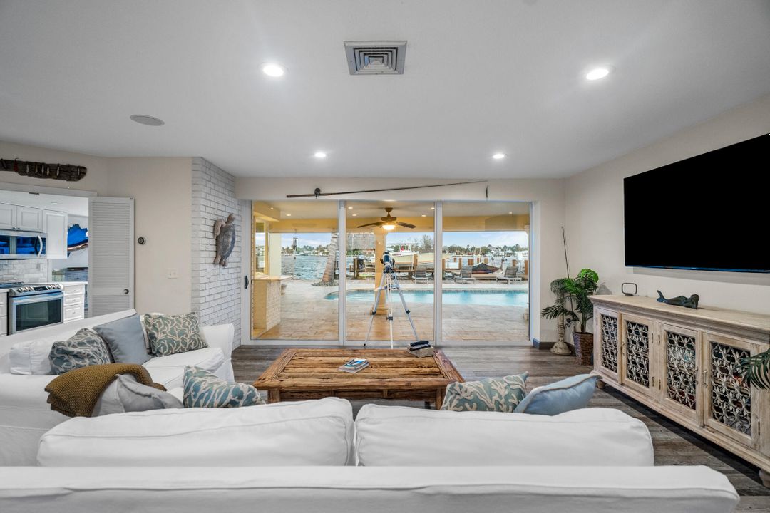 For Rent: $10,000 (3 beds, 2 baths, 1513 Square Feet)