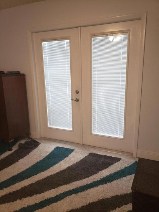 For Rent: $3,200 (3 beds, 2 baths, 1606 Square Feet)