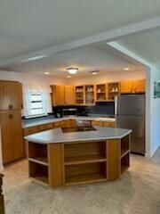 For Rent: $3,200 (3 beds, 2 baths, 1606 Square Feet)