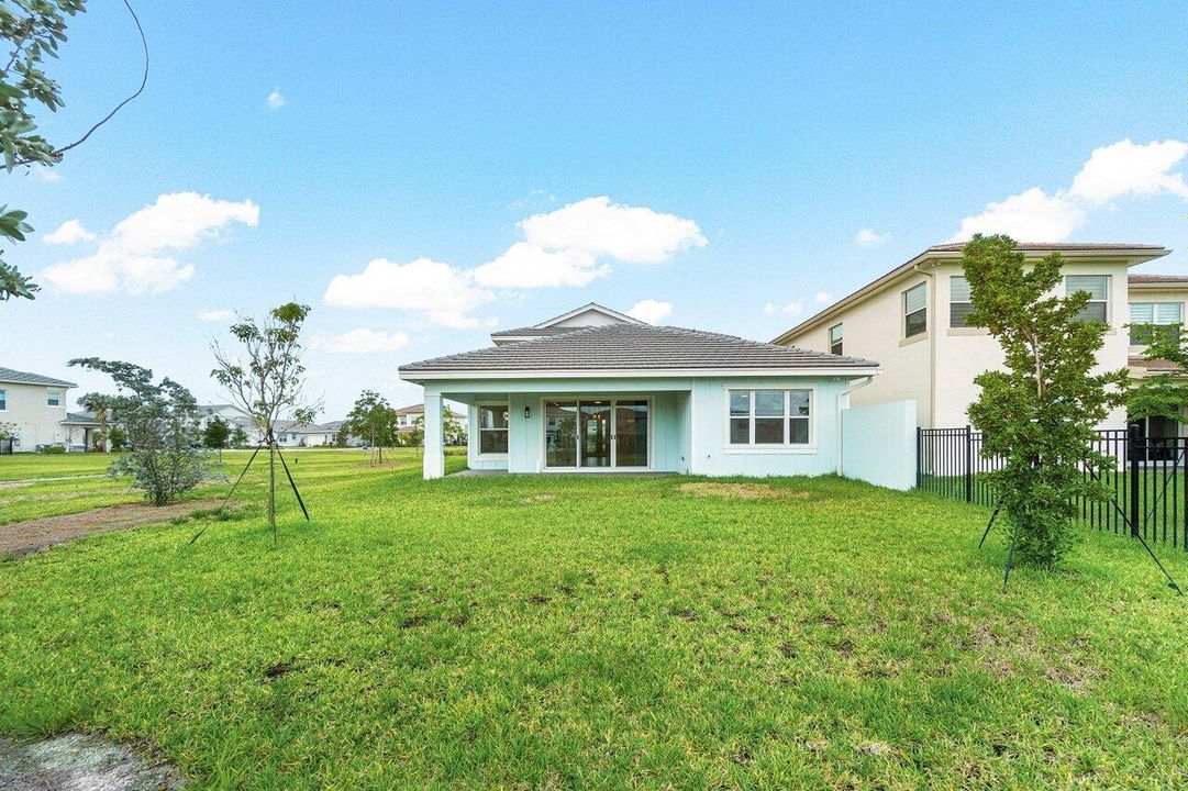 For Sale: $775,000 (4 beds, 3 baths, 2396 Square Feet)