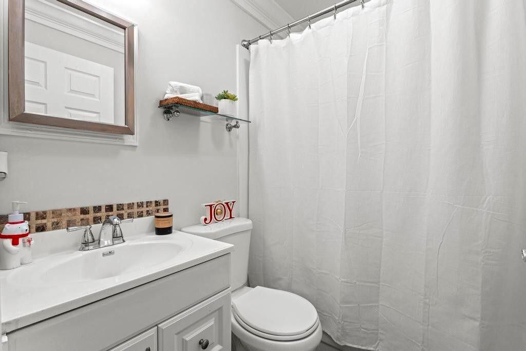 В аренду: $3,995 (3 спален, 2 ванн, 1266 Квадратных фут)