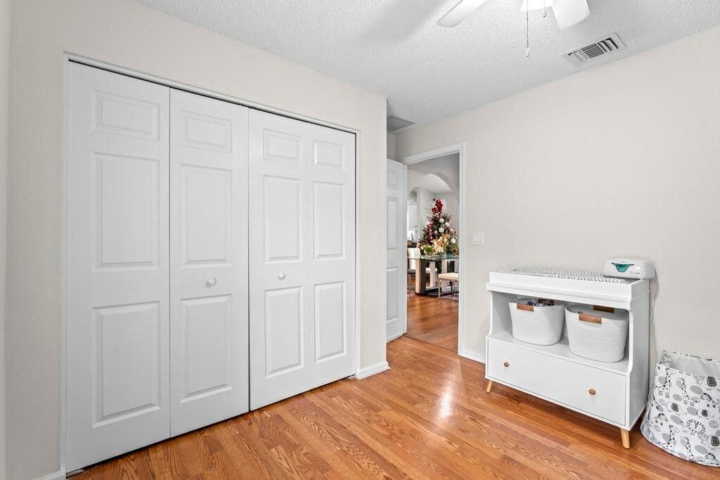 В аренду: $3,995 (3 спален, 2 ванн, 1266 Квадратных фут)