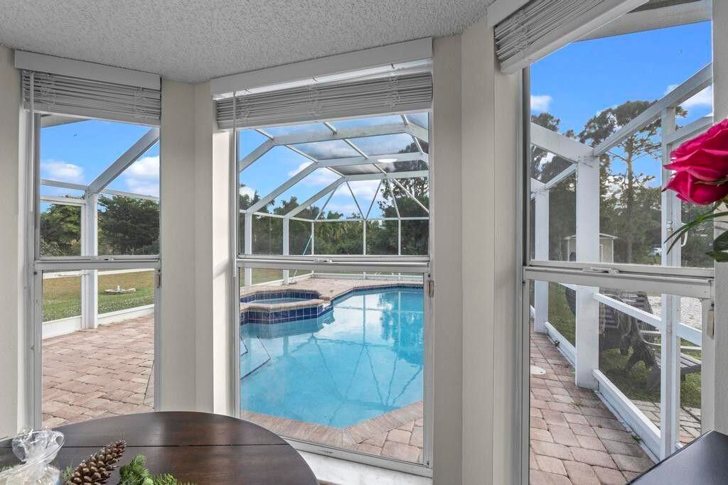 В аренду: $3,995 (3 спален, 2 ванн, 1266 Квадратных фут)