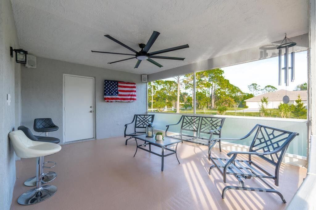 В аренду: $3,995 (3 спален, 2 ванн, 1266 Квадратных фут)