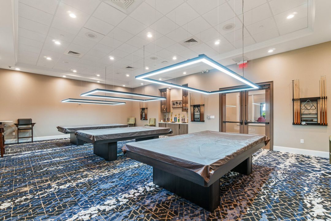 合同活跃: $325,000 (3 贝兹, 2 浴室, 1599 平方英尺)