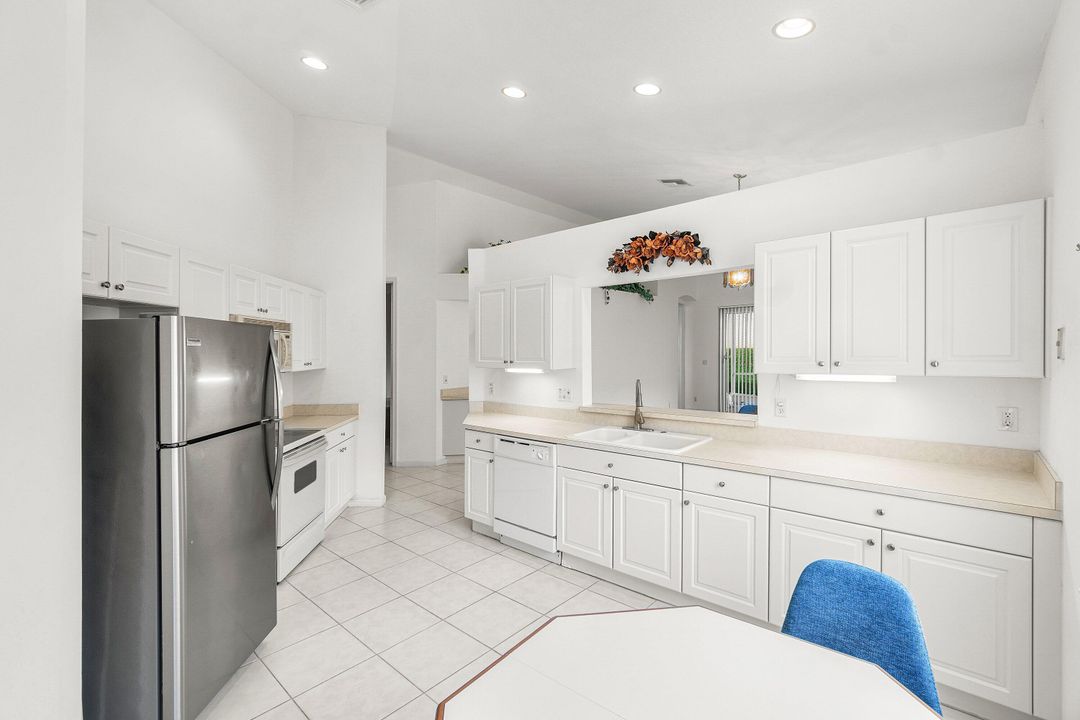 合同活跃: $325,000 (3 贝兹, 2 浴室, 1599 平方英尺)