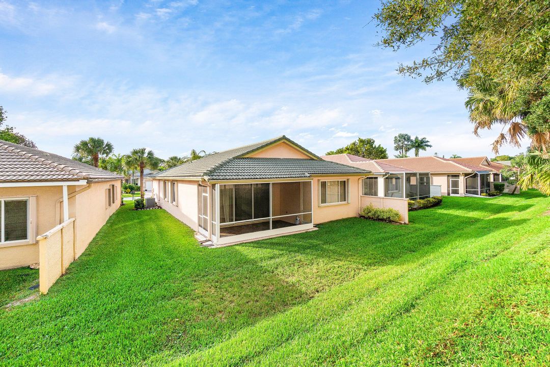 合同活跃: $325,000 (3 贝兹, 2 浴室, 1599 平方英尺)