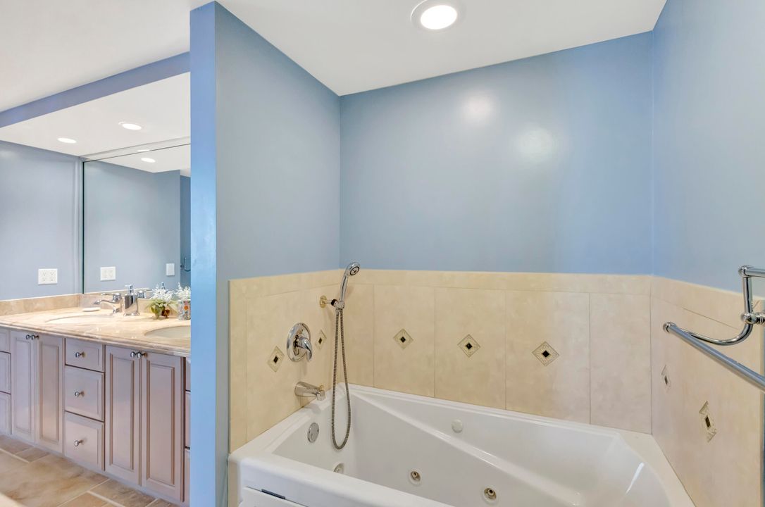 For Rent: $13,000 (3 beds, 2 baths, 2100 Square Feet)